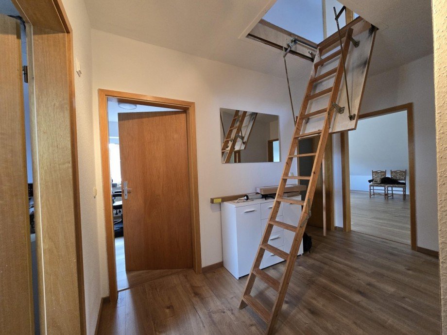 Flur Dachgeschosswohnung Sassenburg