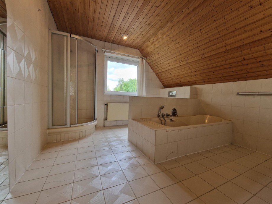 Gro�es Bad DG Einfamilienhaus Gifhorn