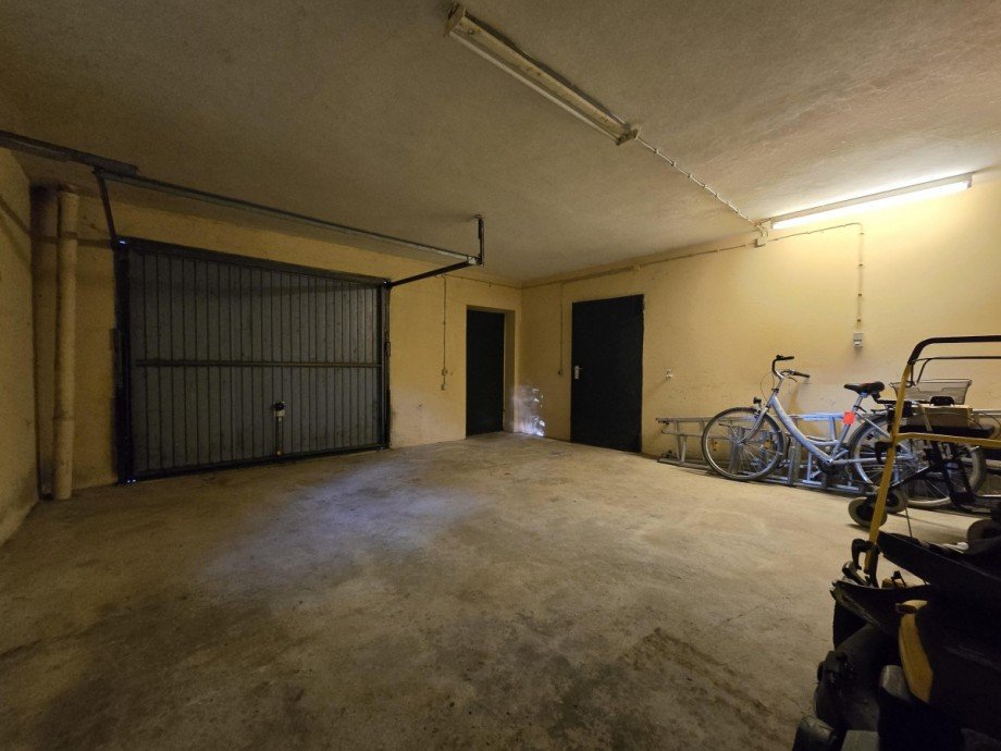 Garage mit Zugang zum Keller Einfamilienhaus Meine