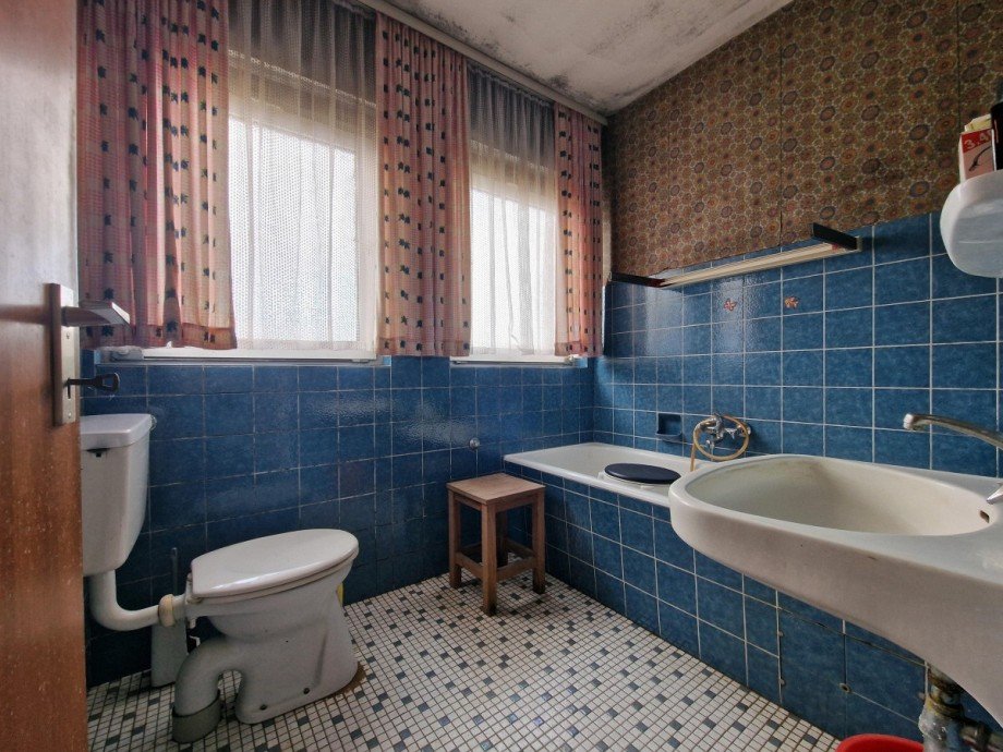 Bad II Zweifamilienhaus Vordorf