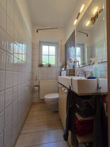 G�ste-WC EG Reserviert - Noch Erbbaurecht: Sch�ne DHH mit Pool in ruhiger Lage von R�tgesb�ttel