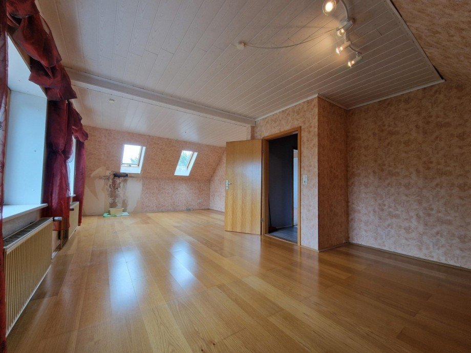 Zimmer I DG Einfamilienhaus Meine