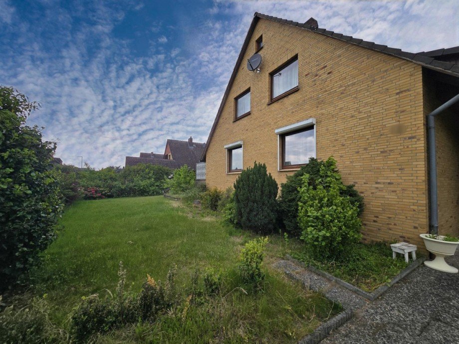 Stra�enansicht 2 Einfamilienhaus Schw�lper