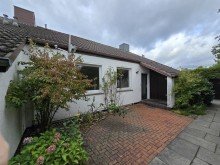 Stra�enansicht Gifhorn: Sanierungsbed�rftiges Reihenhaus in zentraler Lage