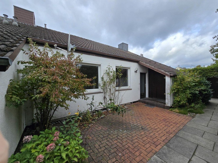 Stra�enansicht Reihenmittelhaus Gifhorn