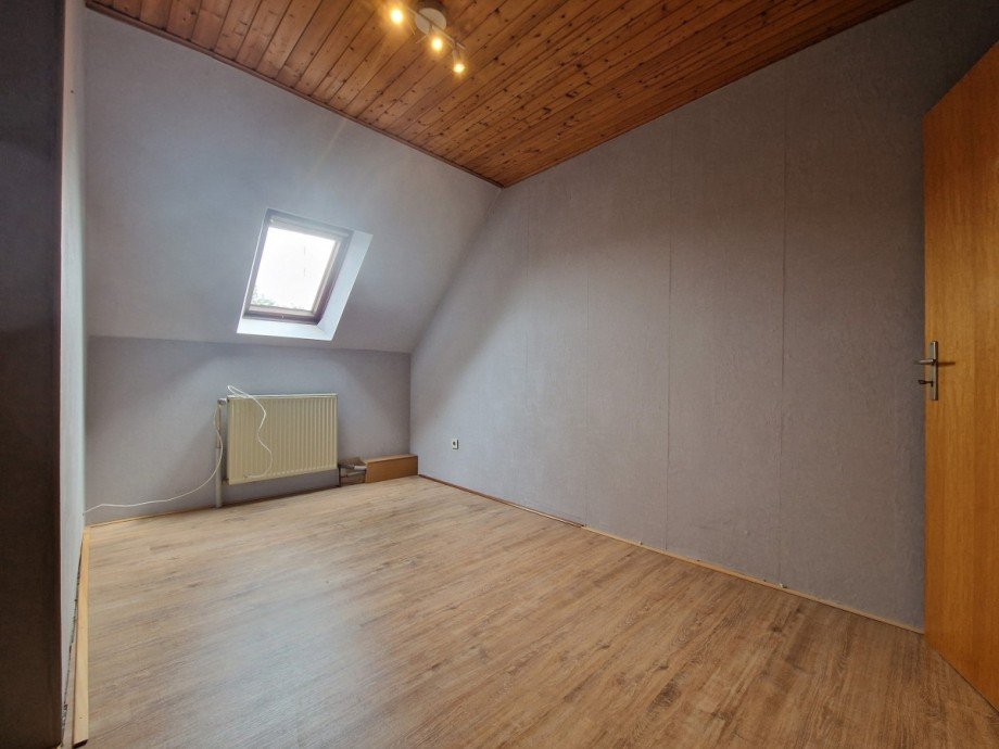 Zimmer III DG Einfamilienhaus Meine