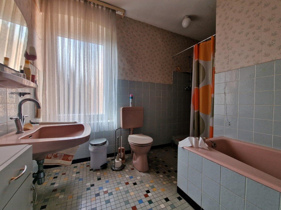 Bad III Zweifamilienhaus Vordorf