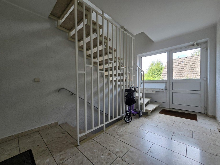 Eingangsbereich Mehrfamilienhaus Meine