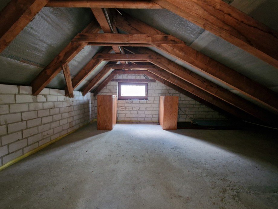 Abstellfl�che DG Einfamilienhaus Gifhorn