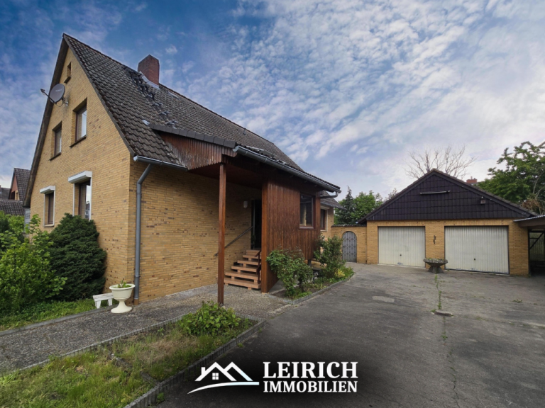 Ein- bis Zweifamilienhaus in Gro� Schw�lper mit Doppelgarage Schw�lper - Gro� Schw�lper Einfamilienhaus Gro� Schw�lper: Teilsaniertes EFH mit Doppelgarage
