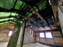 Dachgeschoss 5 Abriss oder Wiederaufbau? Zweifamilienhaus mit Brandschaden in Wasb�ttel