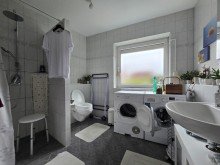 Bad EG MFH: Gute Lage, junges Baujahr - perfekte Altersvorsorge!